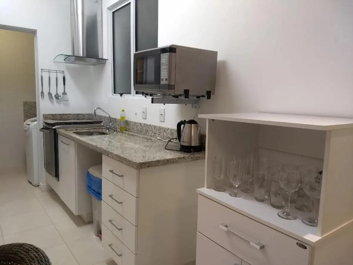 Santinho Frente para Mar, Pé na Areia, Dois Quartos Florianópolis Brasil