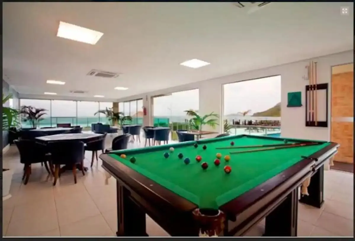 Apartamento Santinho Frente para Mar, Pé na Areia, Dois Quartos Florianópolis Brasil