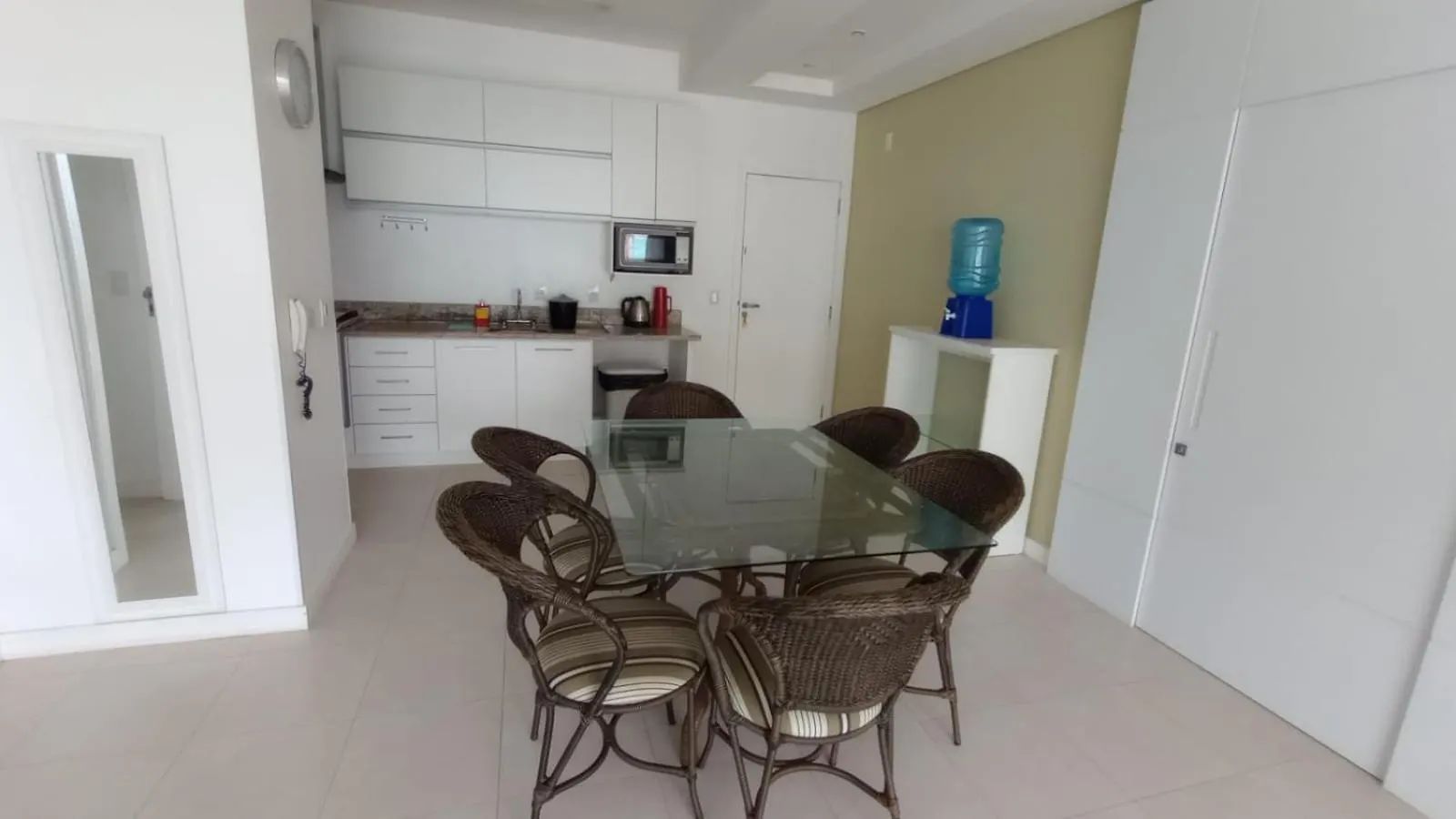 Santinho Frente para Mar, Pé na Areia, Dois Quartos Florianópolis Apartamento