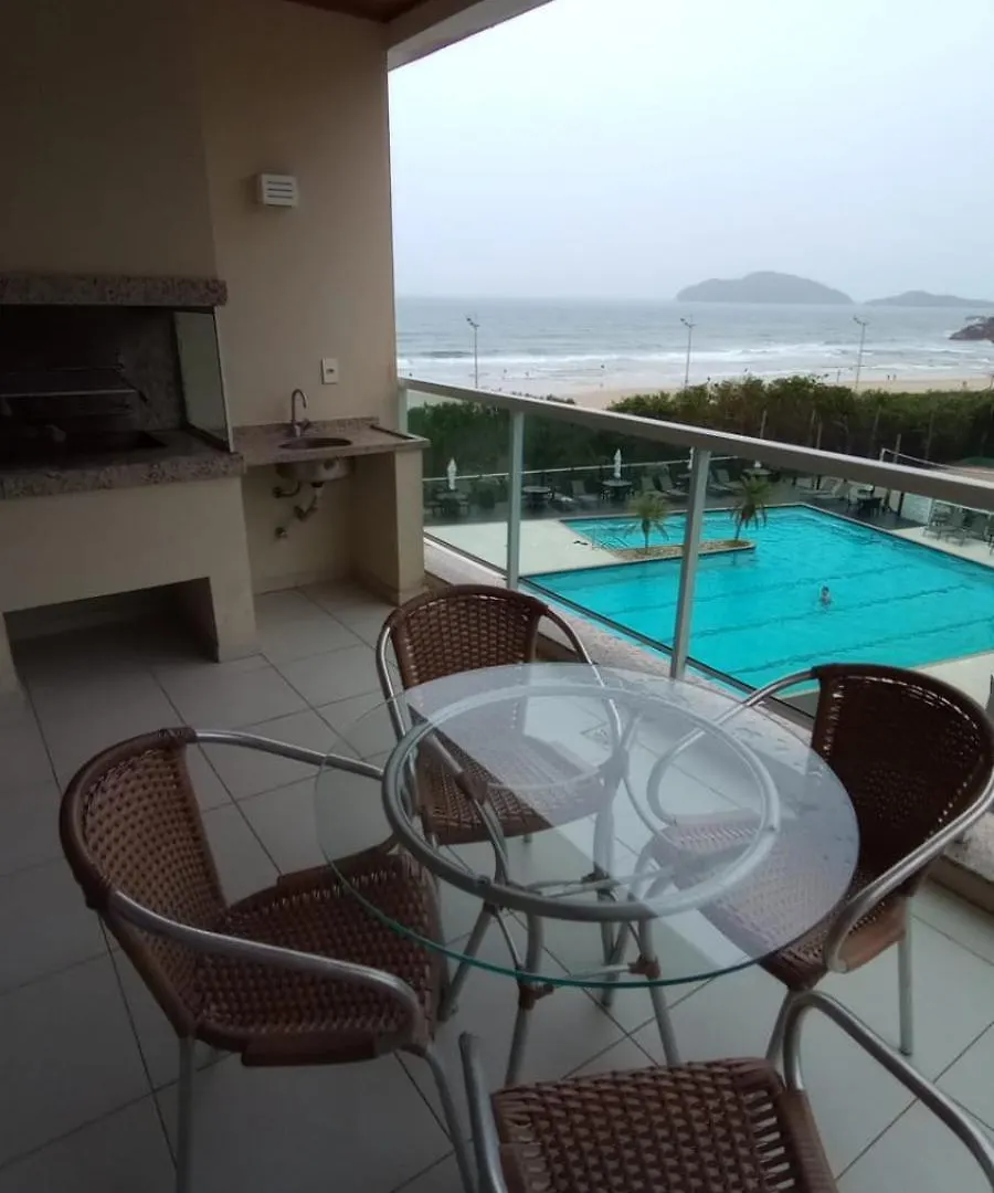 Apartamento Santinho Frente para Mar, Pé na Areia, Dois Quartos Florianópolis