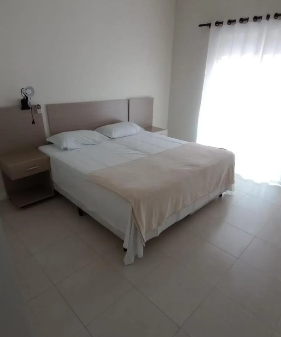 Apartamento Santinho Frente para Mar, Pé na Areia, Dois Quartos Florianópolis